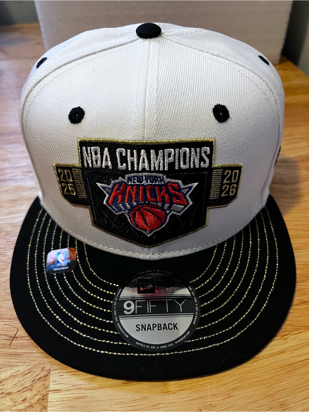 New Era White and Black NBA Champions Knicks 9FIFTY Snapback